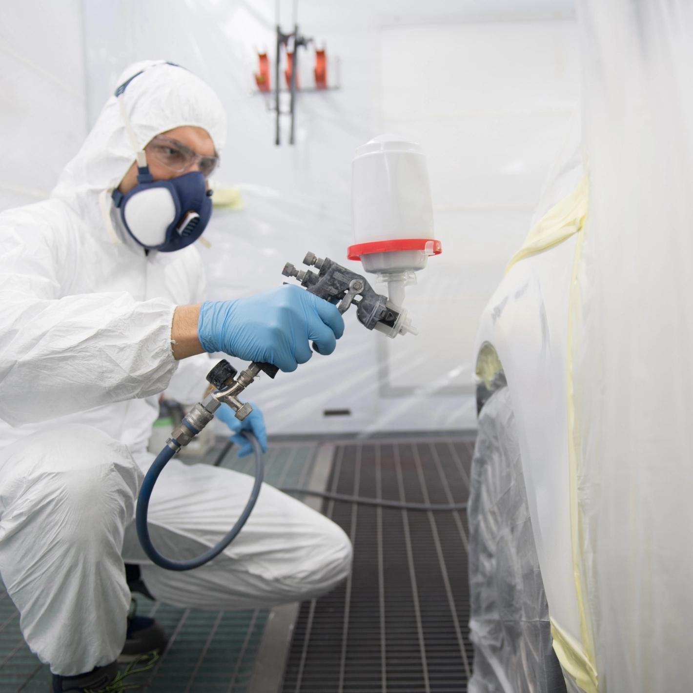 Lavorazione della carrozzeria tramite tecnica mista
